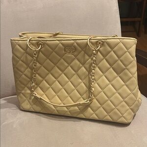 Elegant Cream Quilted Handbag